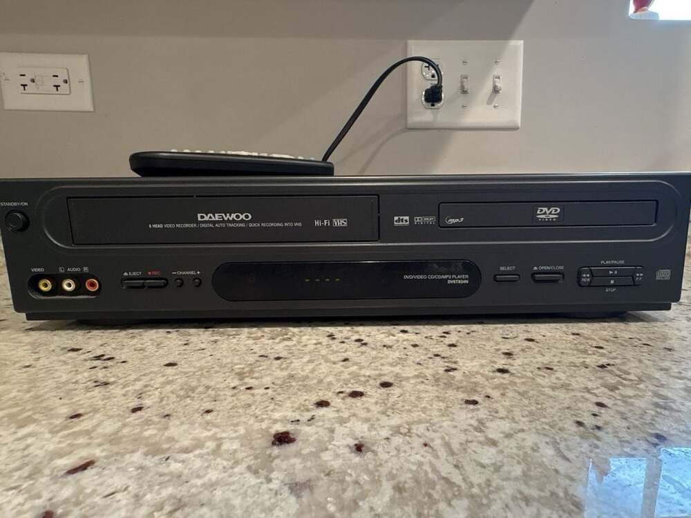 Daewoo DV6T834N DVD / 6-Head VCR VHS Combo Player with Remote TESTED/WORKING